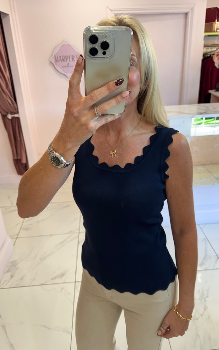 Lakey Scallop Edge Fine Knit Top