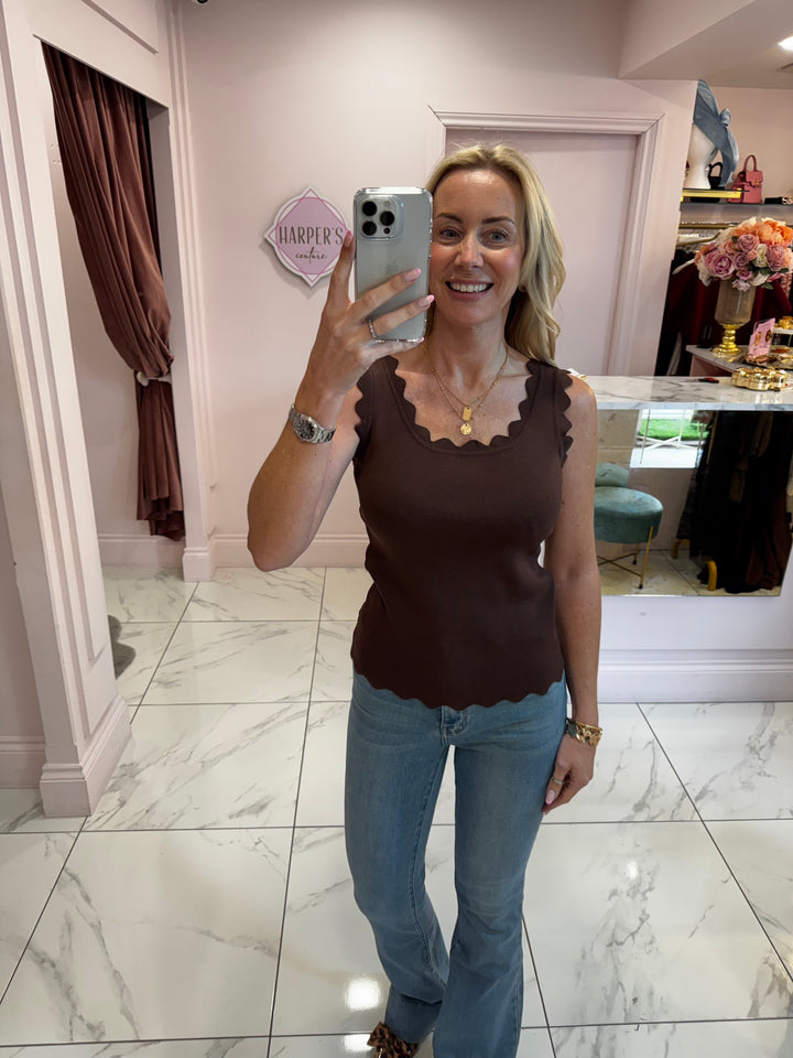 Lakey Scallop Edge Fine Knit Top