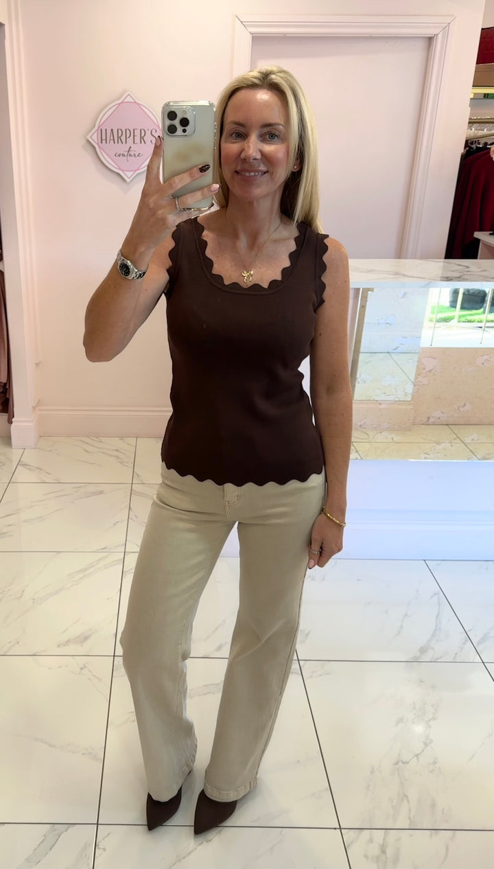 Lakey Scallop Edge Fine Knit Top