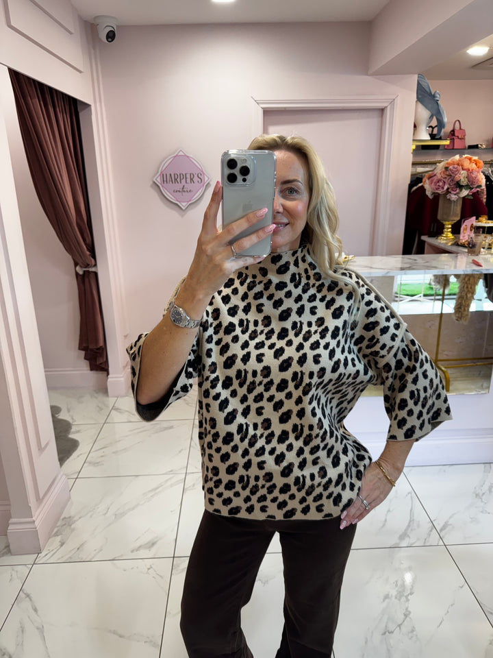 Leonie Leopard Short Sleeve Detail Soft Knit Jumper