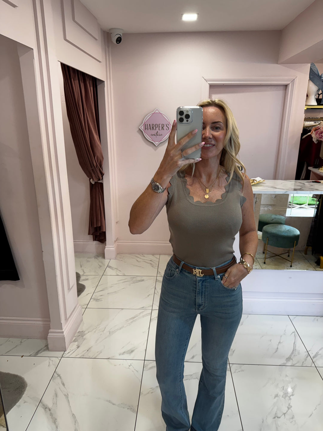 Lakey Scallop Edge Fine Knit Top