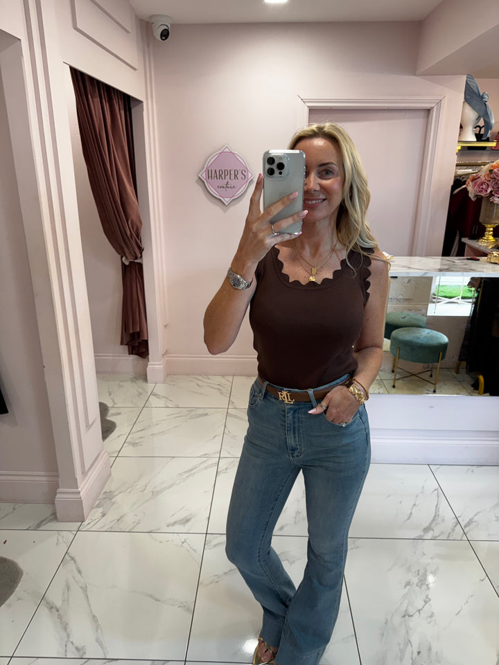 Lakey Scallop Edge Fine Knit Top