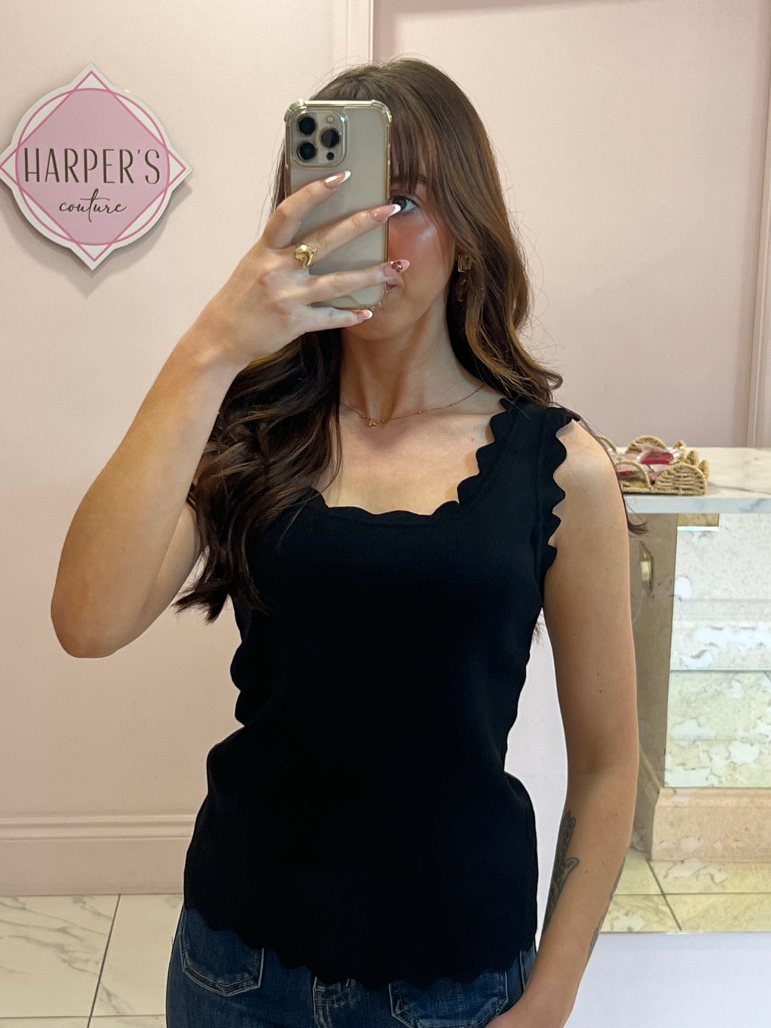 Lakey Scallop Edge Fine Knit Top