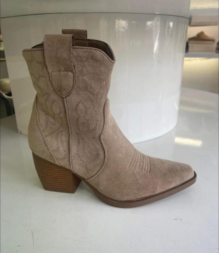 Cassidy Beige Cowboy Boots