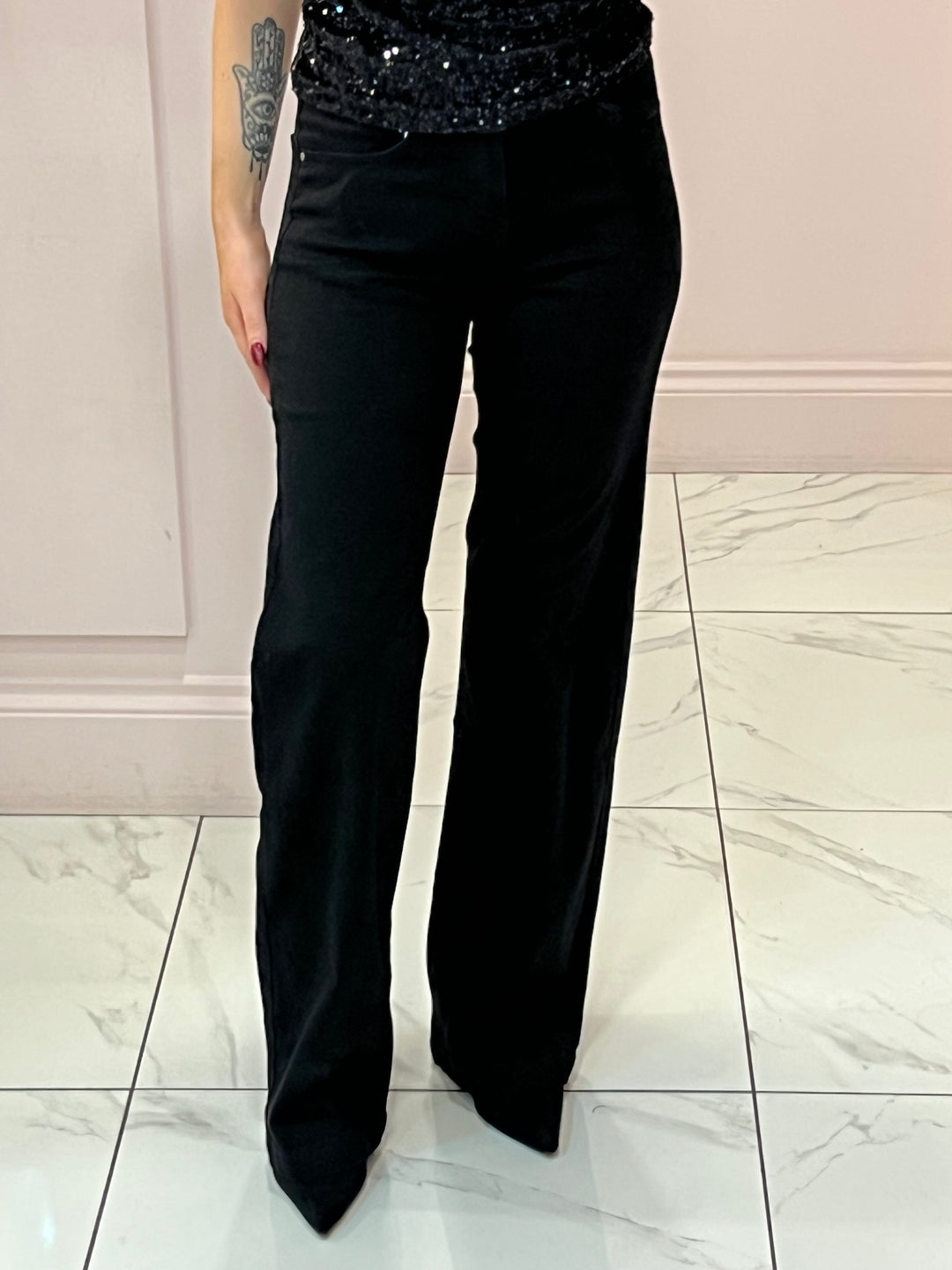 Beth Straight Leg Jeans In 7 Colours